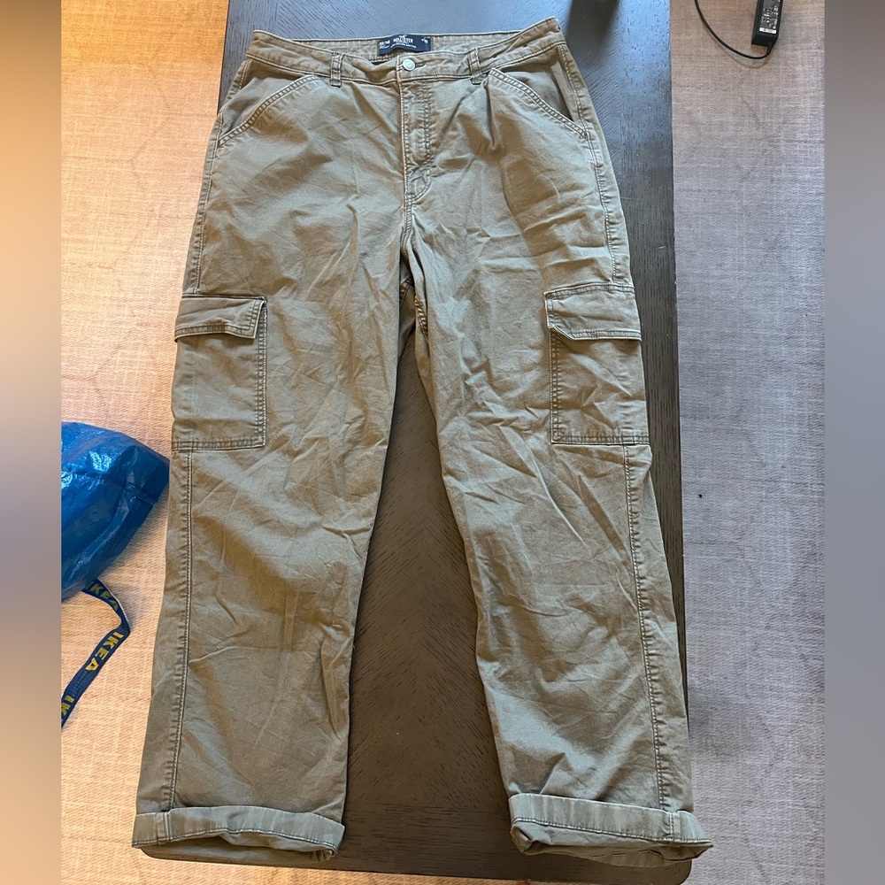 Hollister Ultra High-Rise Dad Pant